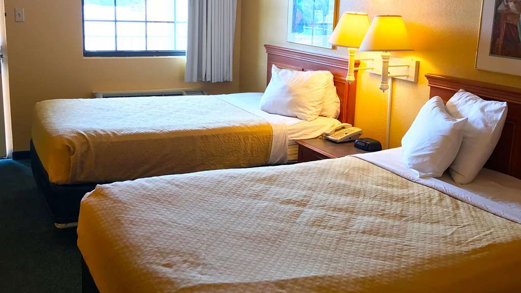 המפטון Quality Inn חדר תמונה